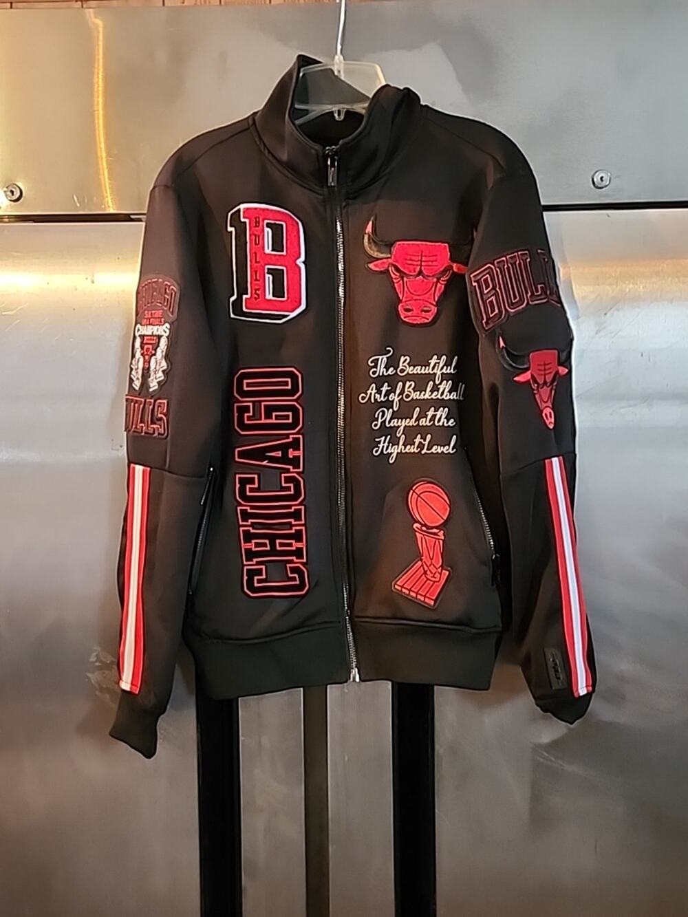 Chicago Bulls Jacket Mens Small NBA Basketball Pro Standard Six Time Champs